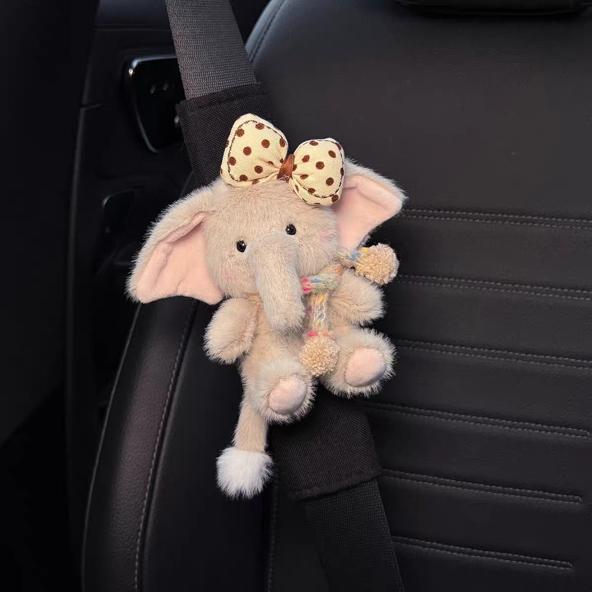 Cute little elephant car seat belt shoulder pad, premium creative decoration, all-season universal couple for women